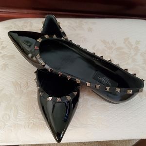 Valentino Garavani Noir rockstud flats